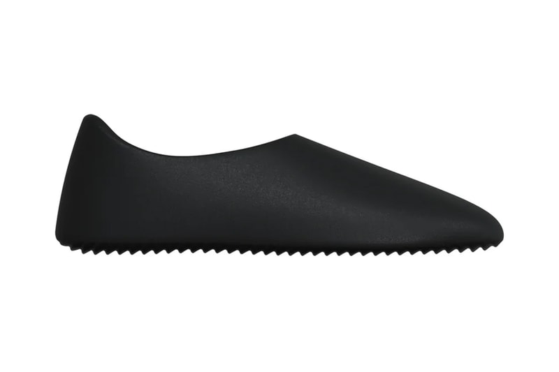 Ye Debuts New YZY Slippers Silhouette