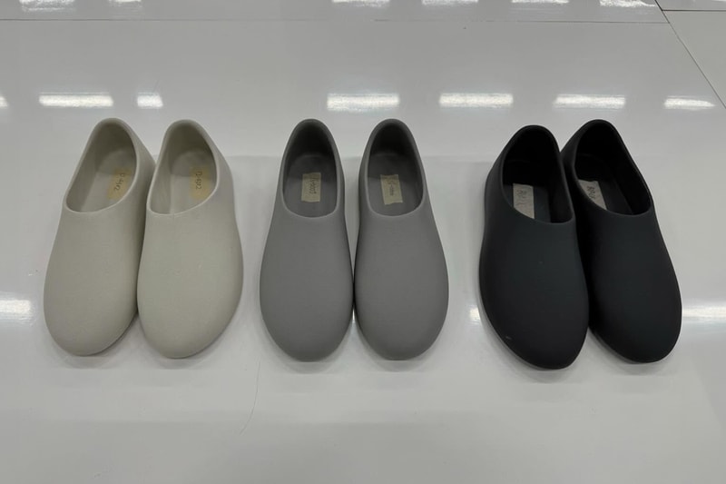 Ye Teases New YZY SL-01 Slippers Colorways