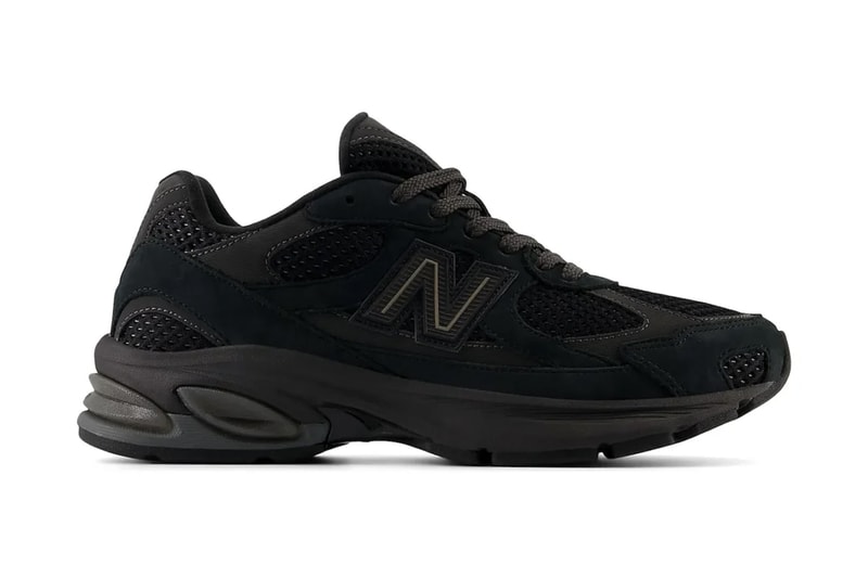 New Balance 2010 Arrives in Sleek “Black”