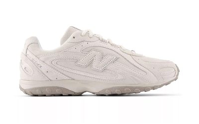 New Balance 204L Surfaces in Clean “Timberwolf” Colorway