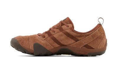 New Balance Wraps the MT10O “Brown” in Hairy Suede