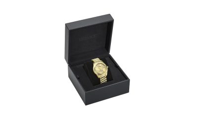 Gift Guide to the Best Minimalist and Bold Accessory Options of the Season