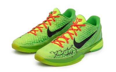 Kobe Bryant’s Only Game-Worn and Signed Nike Kobe 6 Protro “Grinch” Hits the Auction Block
