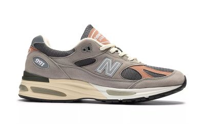 Official Look at the New Balance 991v2 “Elephant”
