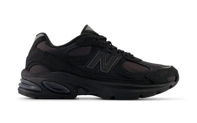 Official Look at the New Balance 2010 “Faded Black”