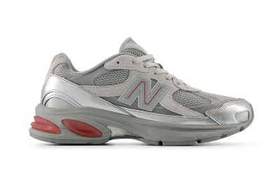 Official Look at the New Balance 2010 “Silver/Red”