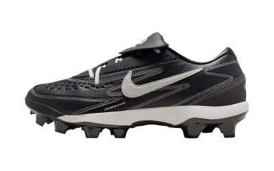 Nike Honors Jackie Robinson Day With This Diamond Standout Cleat